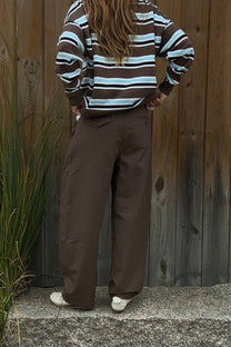 Pantaloni chino marroni relaxed fit con pinces