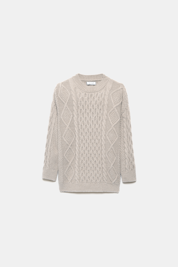 Maglione a maglia strutturata con lavorazione a trecce