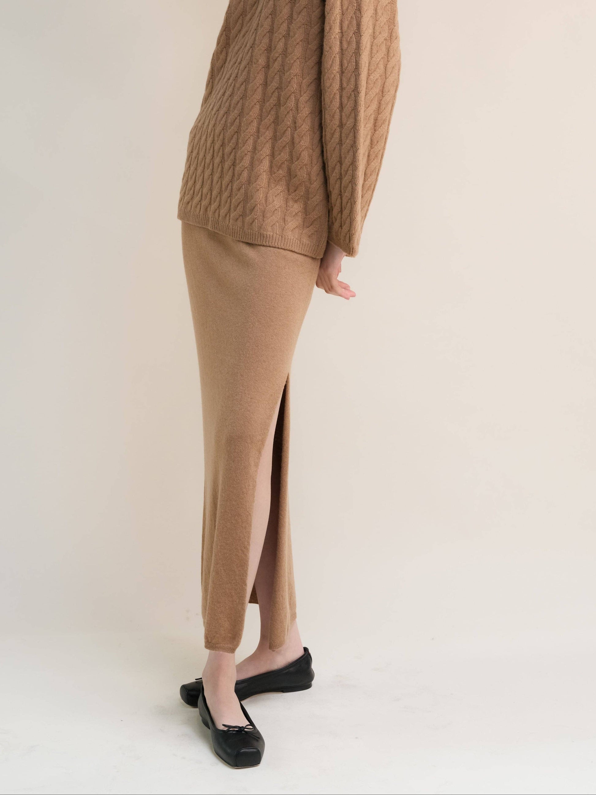 Gonna lunga a vita alta in misto cashmere con spacco laterale in maglia 3D