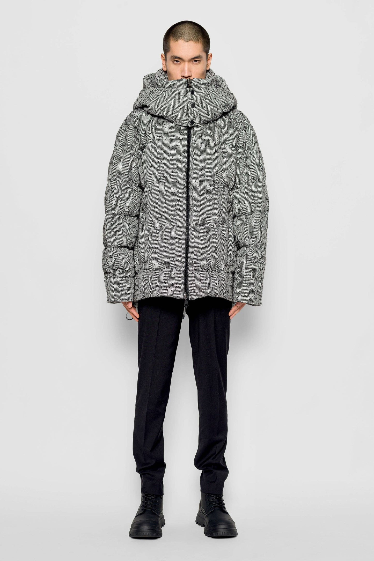 Piumino con Cappuccio Removibile Motivo Spina di Pesce