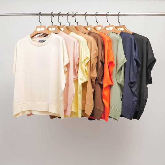 Top ampio a manica corta in viscosa satinata