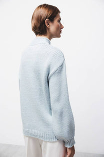 Maglione in maglia strutturata a trecce con collo alto