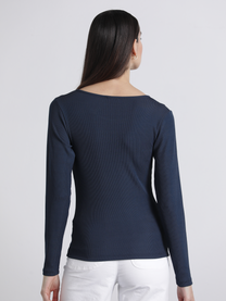 Top a costine con cut-out e ricamo