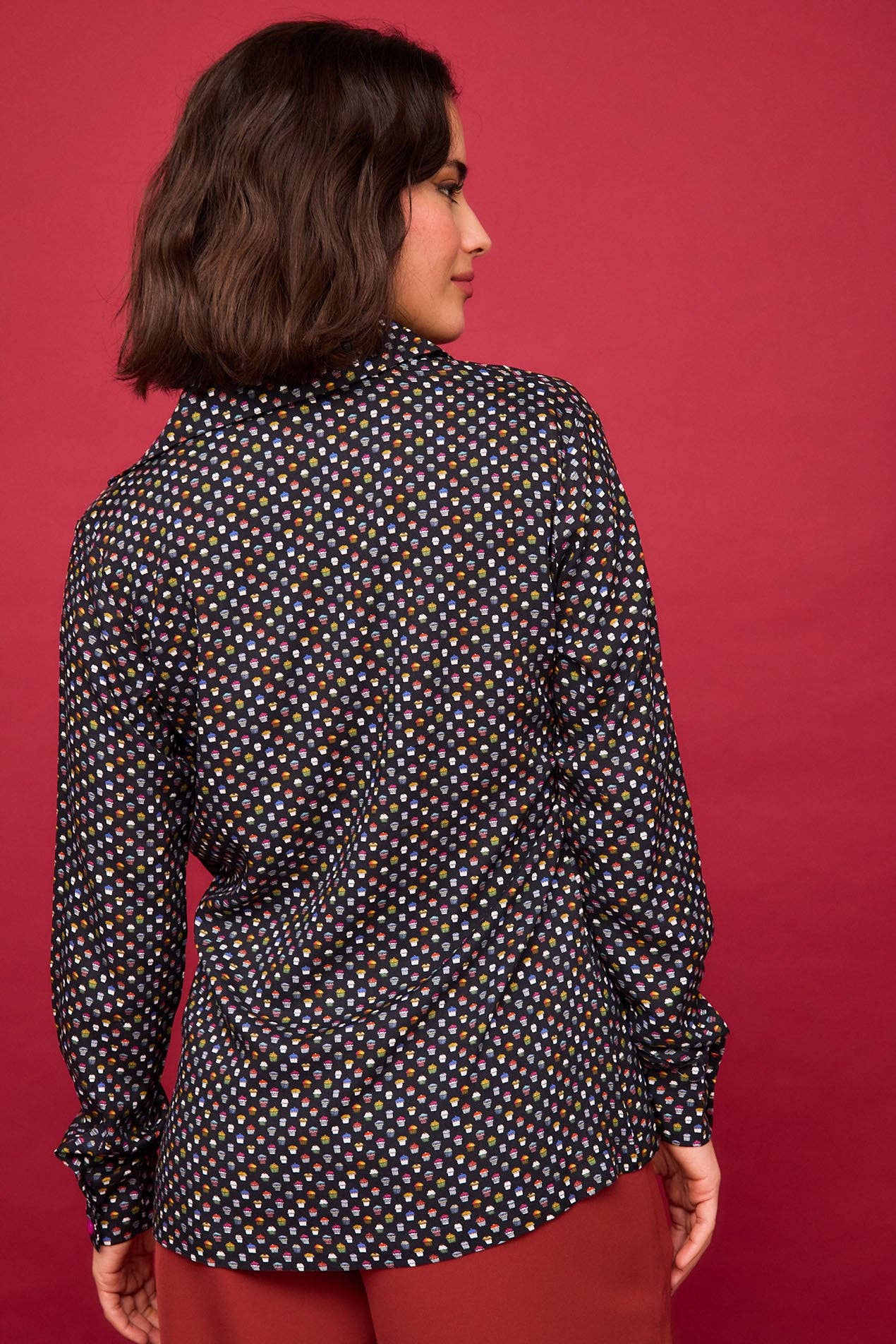 Camicia Donna Nera con Stampa Cupcake