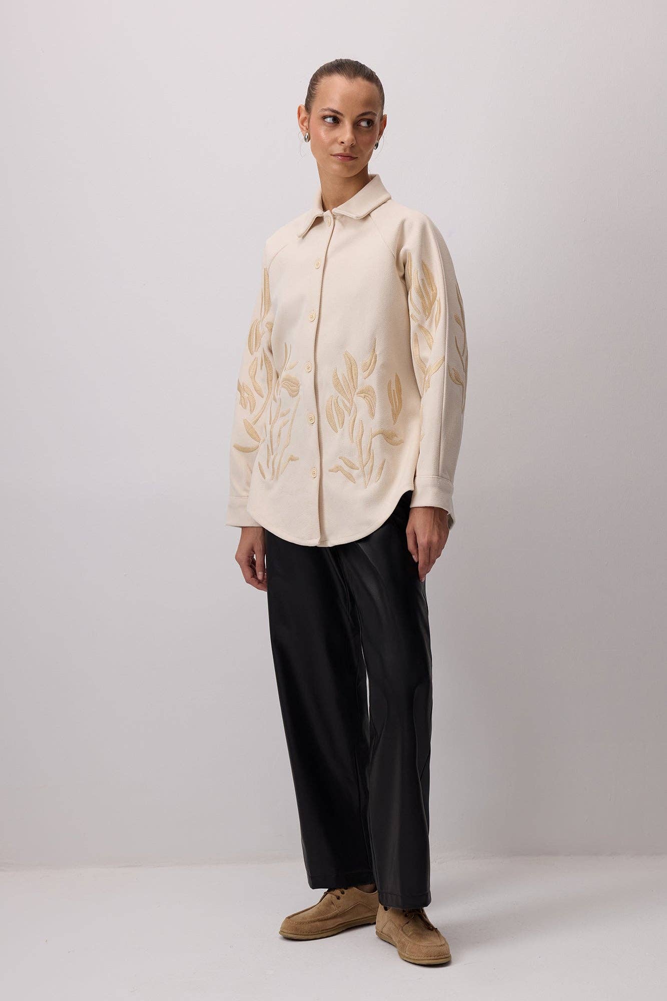 Shacket in lana ricamata Kale