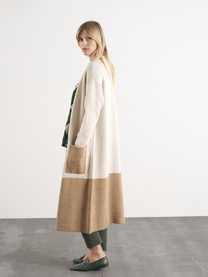Cardigan lungo in maglia bicolore con tasche