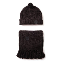 Set sciarpa e cappello in maglia con pompon
