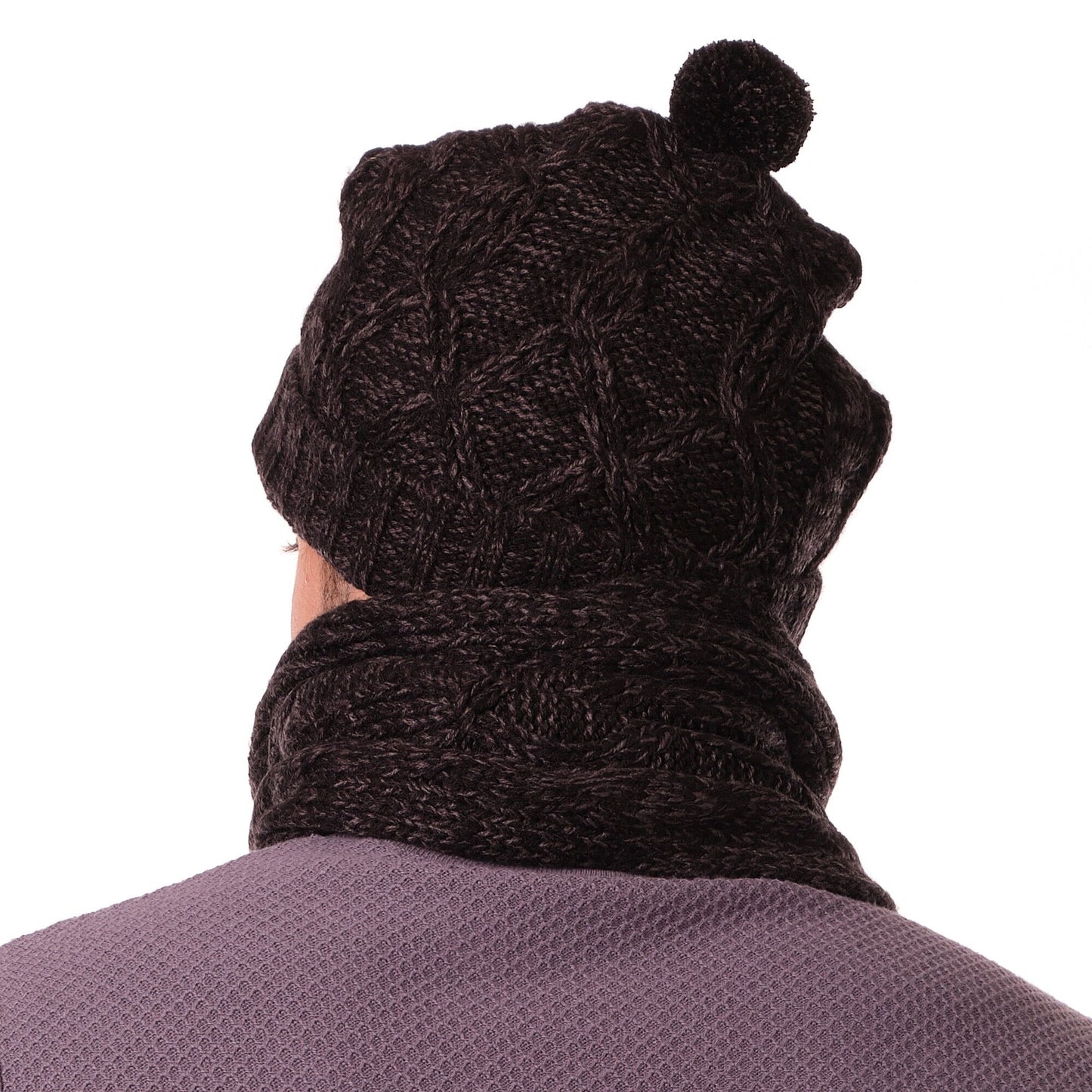Set sciarpa e cappello in maglia con pompon