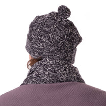 Set sciarpa e cappello in maglia con pompon