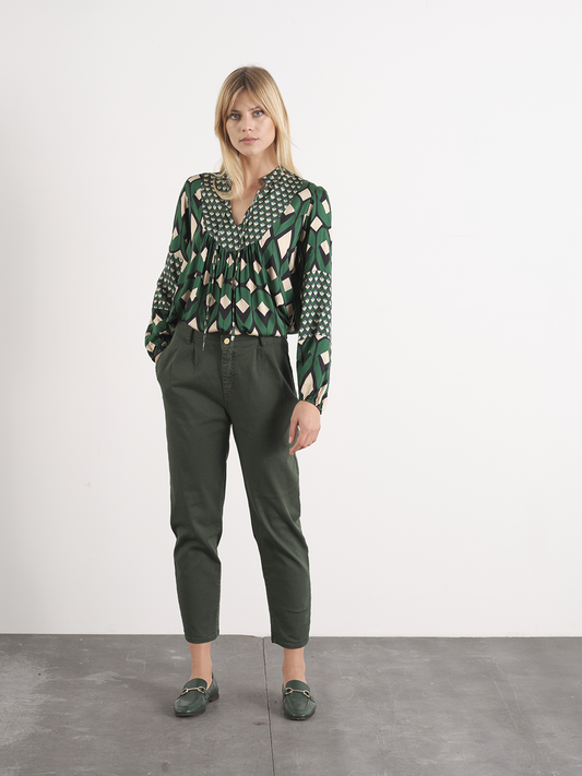Pantaloni con doppia pinces in cotone elasticizzato