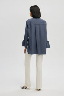 Camicia in popeline misto cotone con polsini ampi
