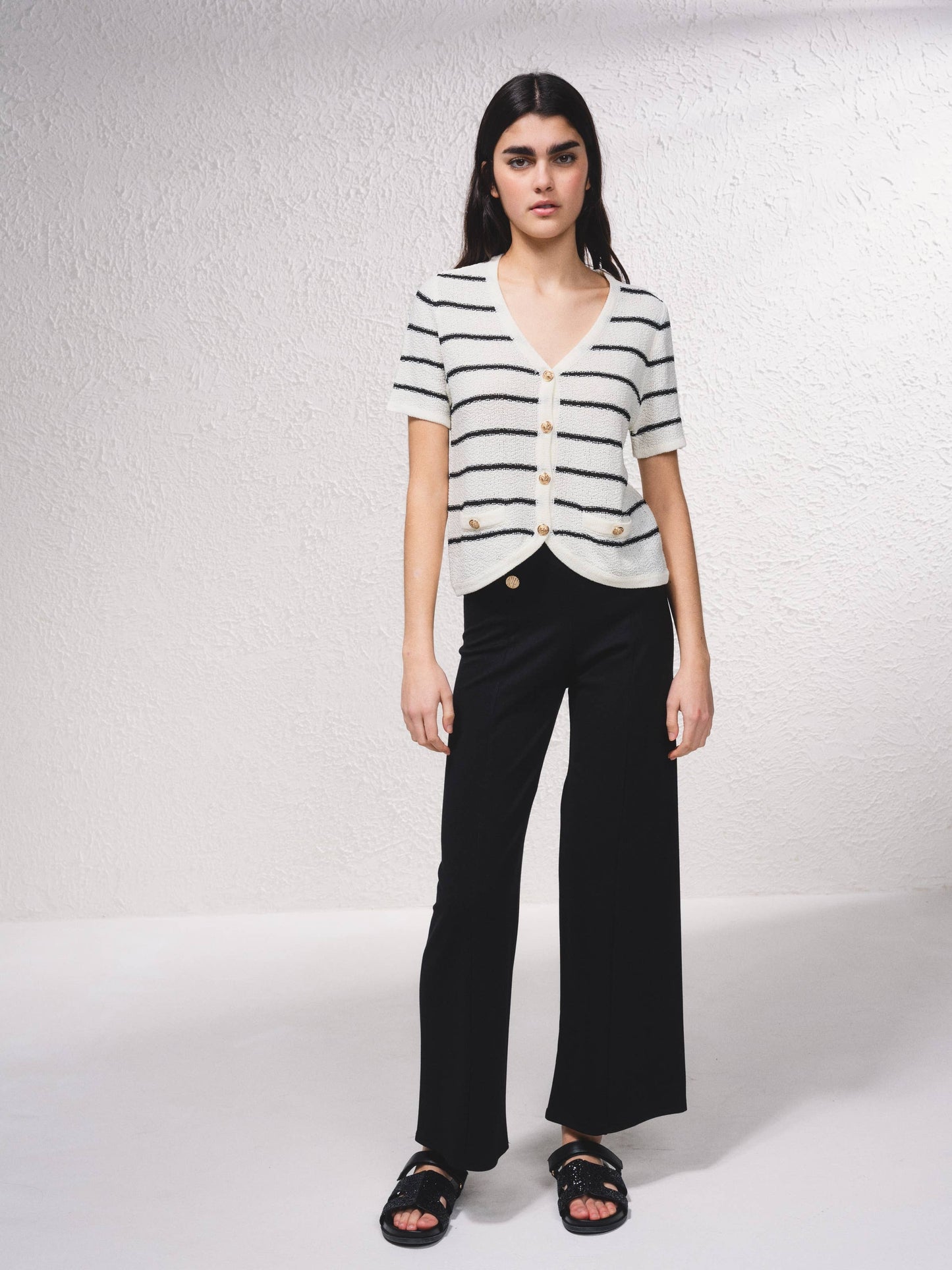 Cardigan a righe in maglia con bottoni dorati
