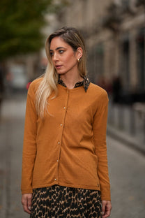 Cardigan in maglia cammello con bottoni