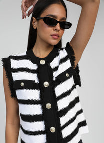 Cardigan smanicato a righe con bottoni gioiello