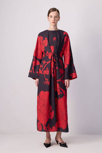 Abito maxi nero con stampa floreale rossa e cintura in vita