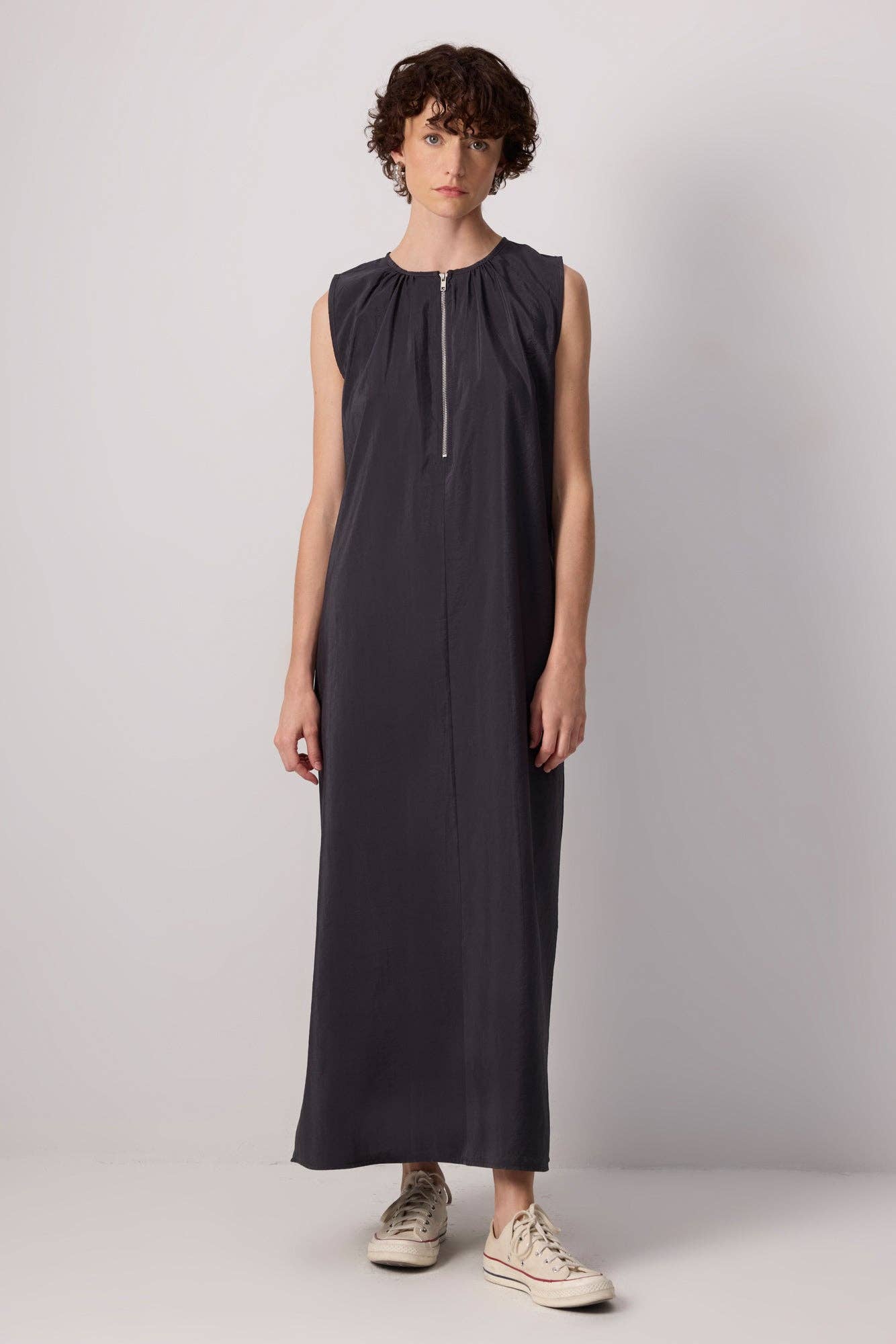 Abito lungo con zip frontale