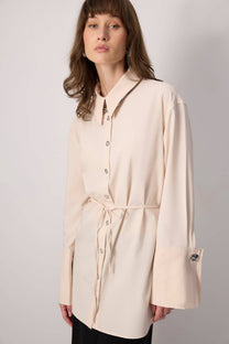 Camicia in viscosa crema con polsini ampi