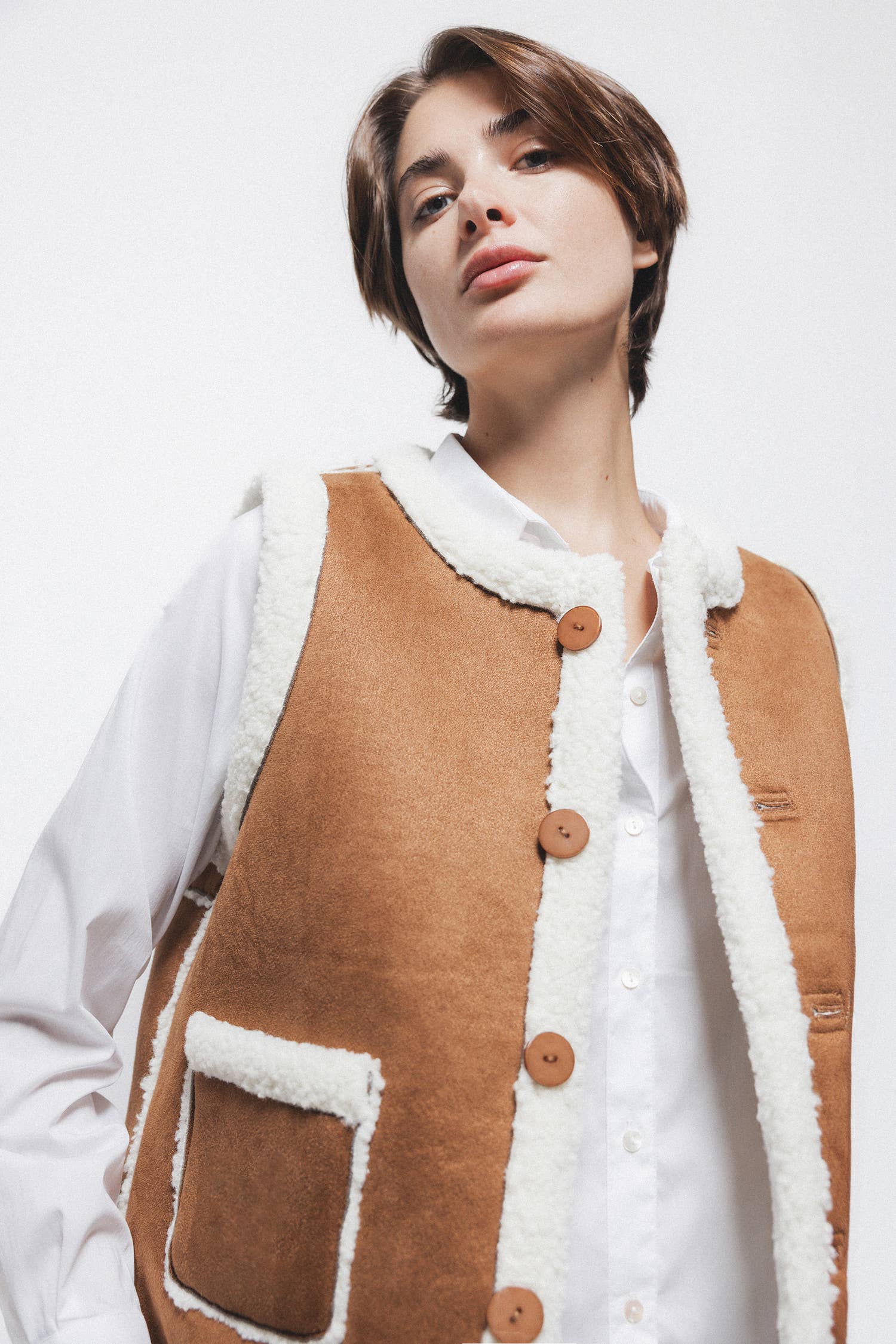 Gilet effetto camoscio con interno in eco-pelliccia