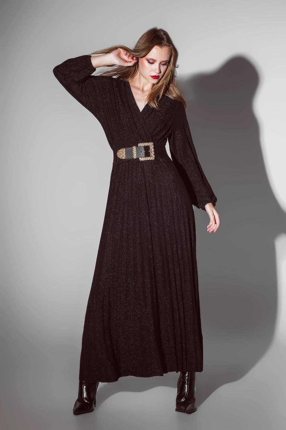 Abito lungo nero in lurex con scollo a V e cintura