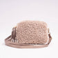 Borsa a tracolla in eco pelliccia con nappa