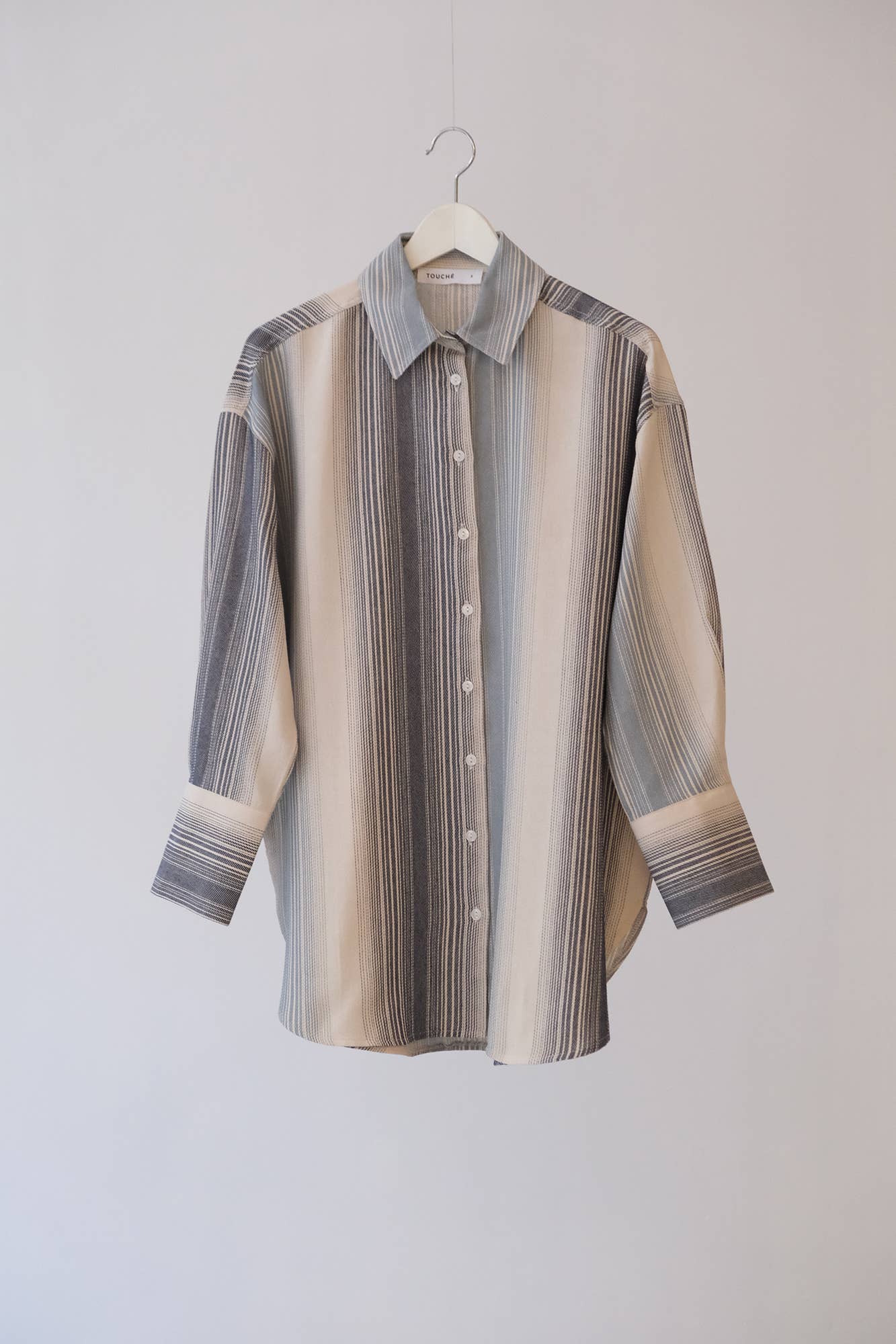Camicia in cotone a righe testurizzate dalla vestibilità comoda in tonalità blu freddo