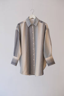 Camicia in cotone a righe testurizzate dalla vestibilità comoda in tonalità blu freddo