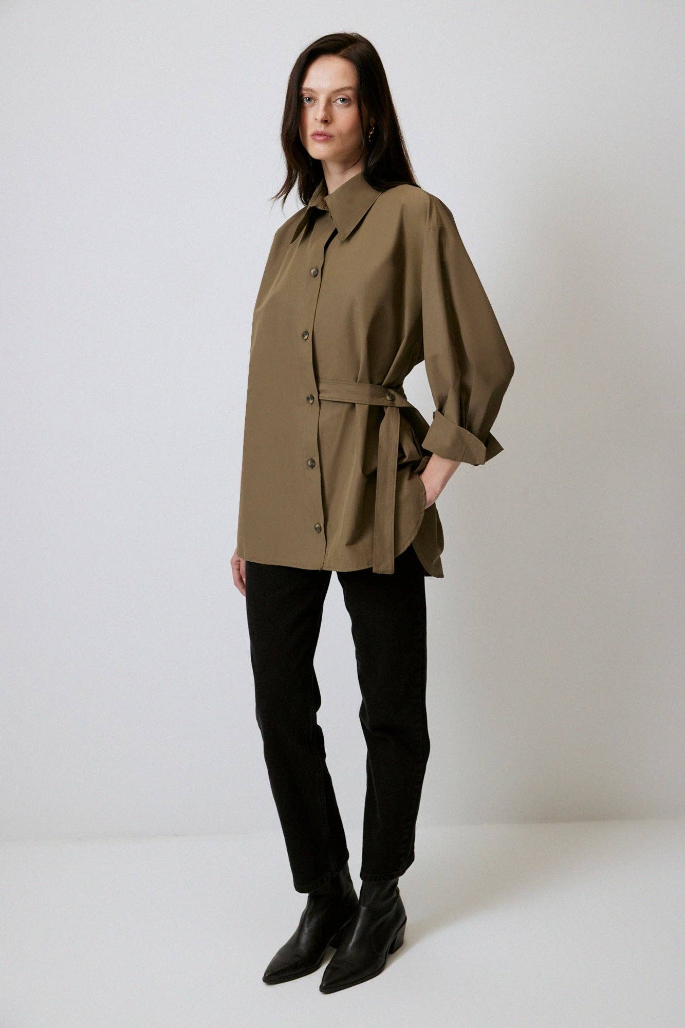Camicia asimmetrica con cintura