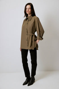 Camicia asimmetrica con cintura