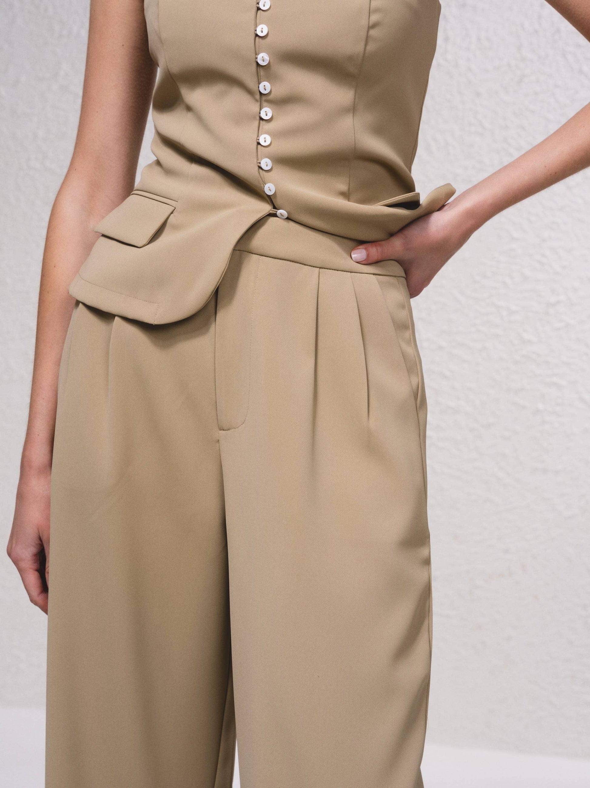 Pantaloni da abito ampi con pinces