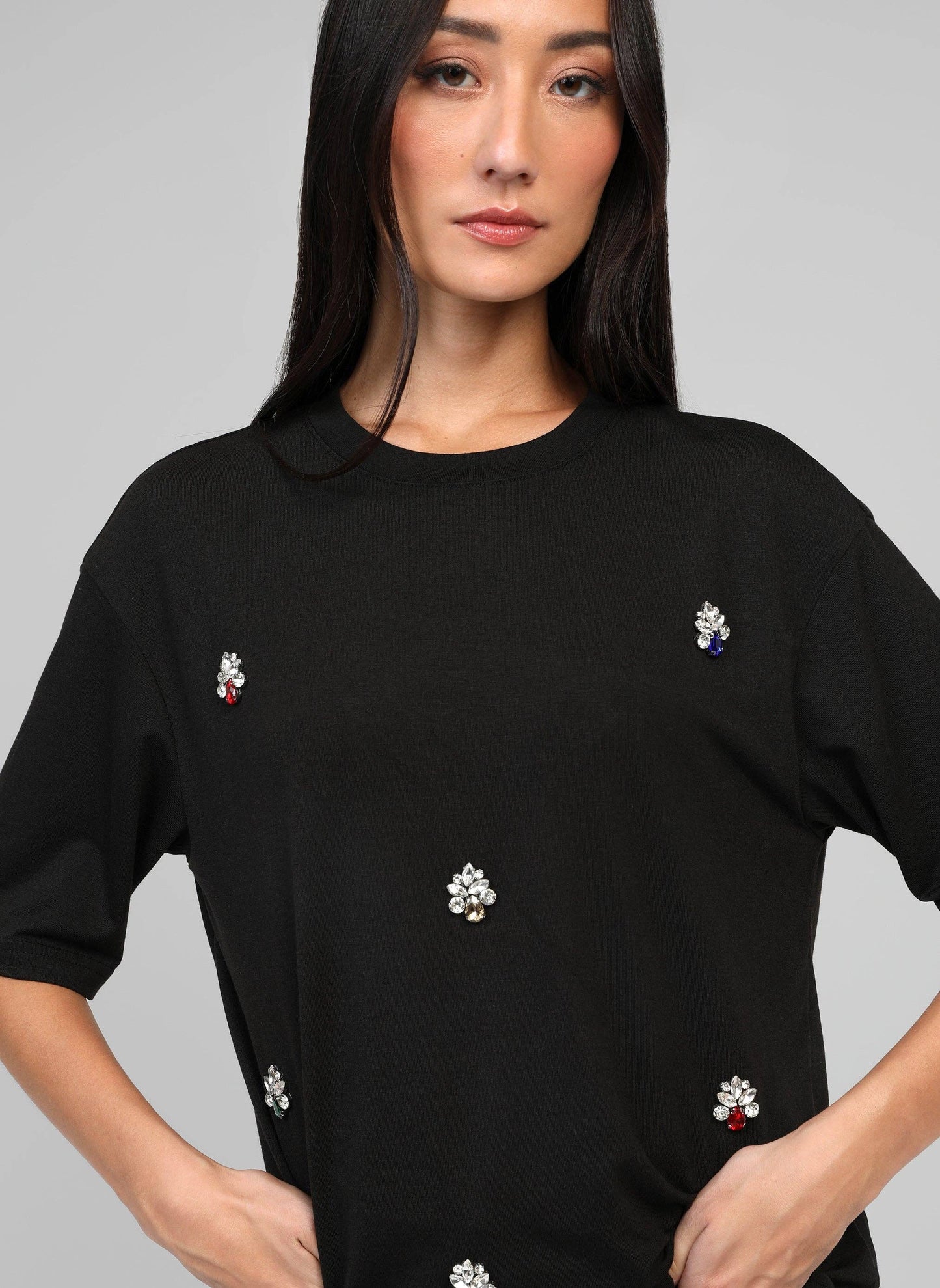 T-shirt Amarina nera con strass