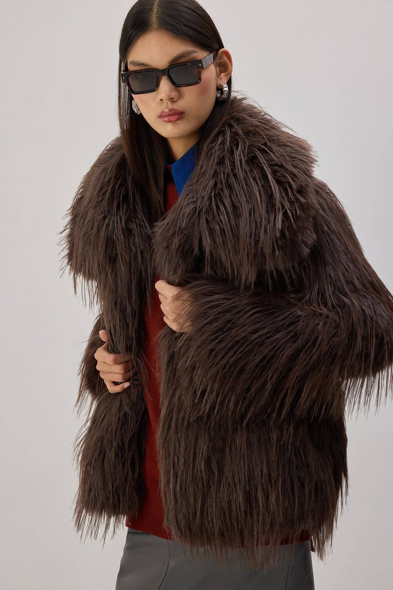 Cappotto corto in pelliccia sintetica