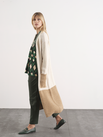 Cardigan lungo in maglia bicolore con tasche