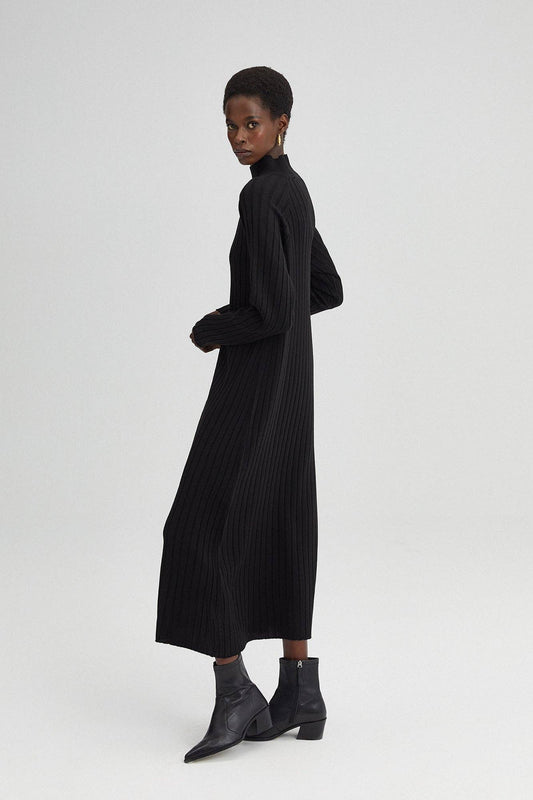 Abito maxi a coste nero con collo alto