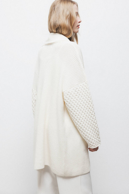 Cardigan a maglia strutturata con collo a imbuto