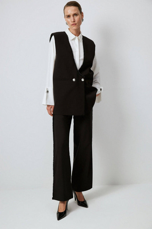 Gilet in crêpe con dettagli in perle