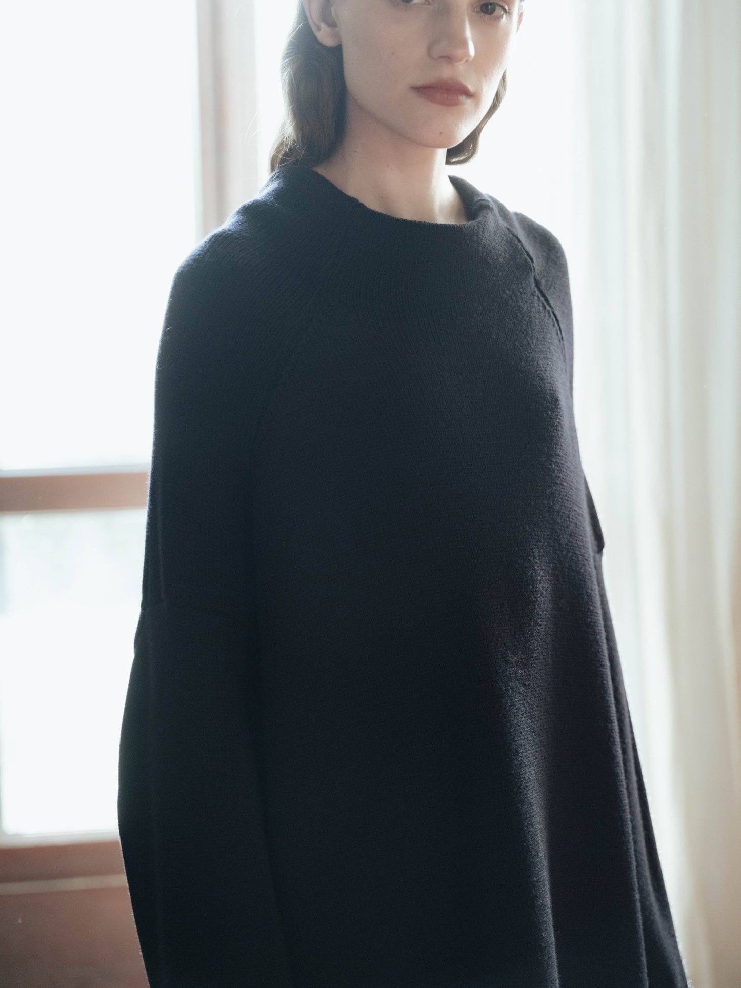Maglione maxi oversize a collo vulcano in lana merino extrafine