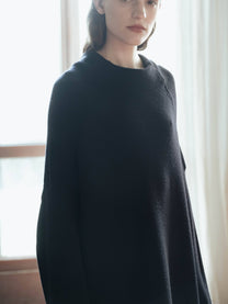 Maglione maxi oversize a collo vulcano in lana merino extrafine