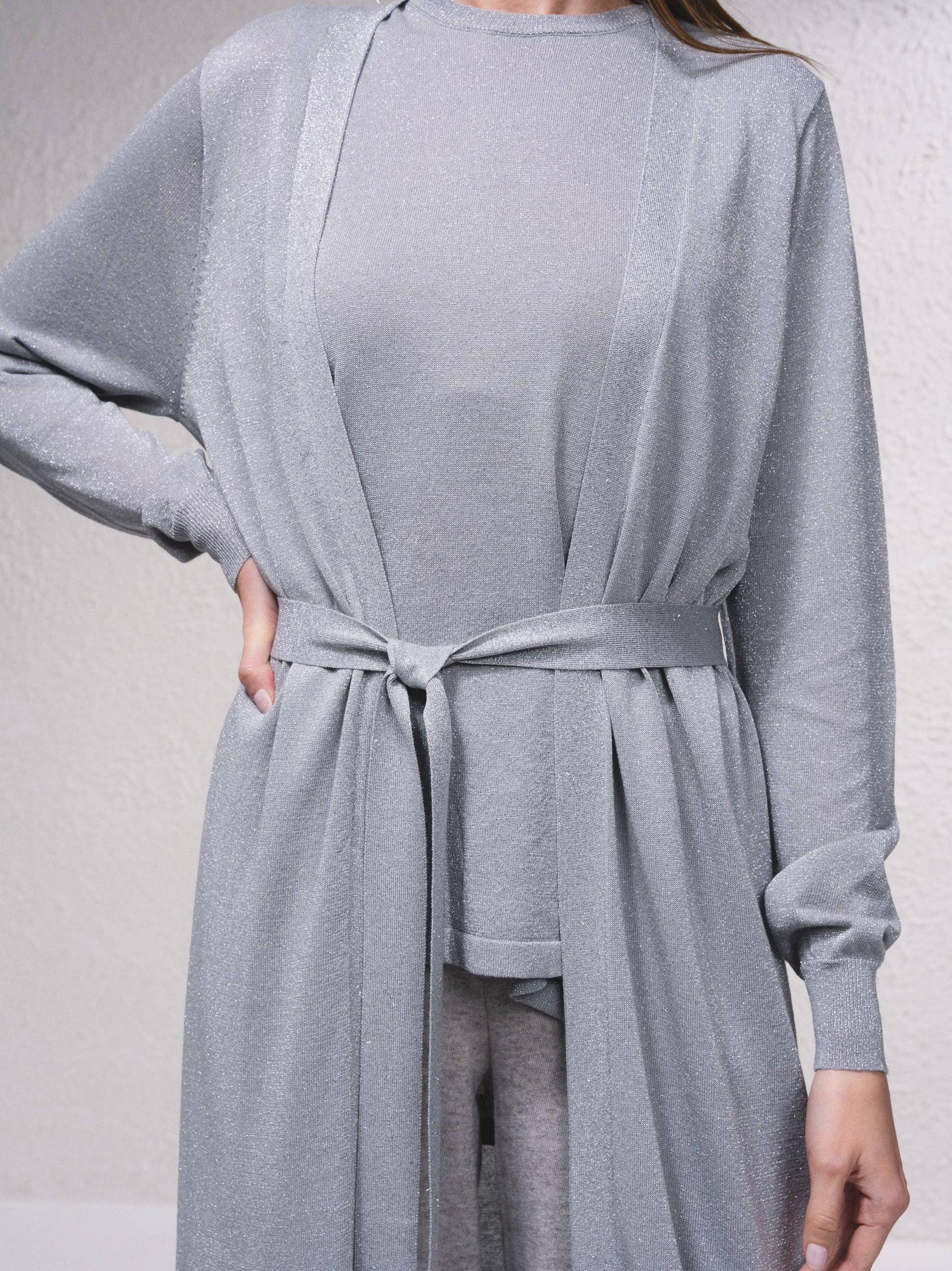 Cappotto lungo lucido con cintura