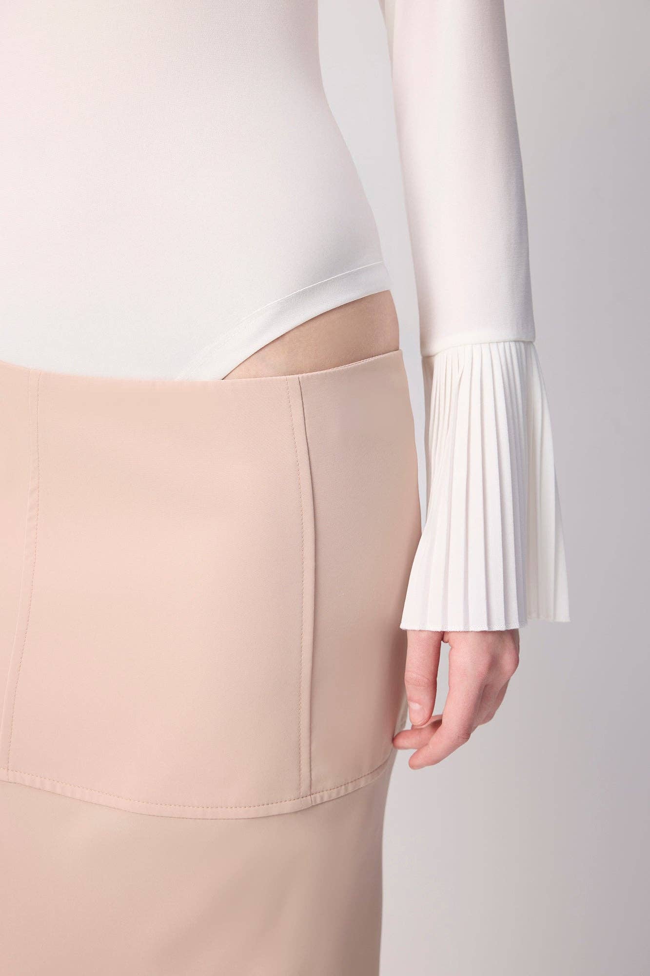 Body con polsini plissé