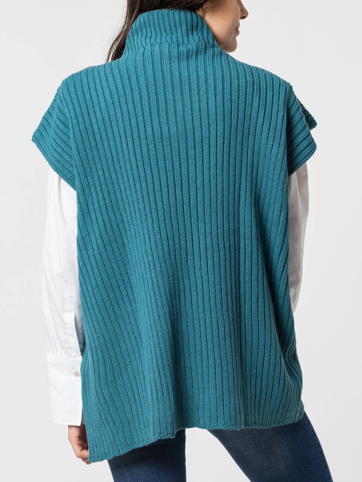 Gilet in maglia a coste con collo alto