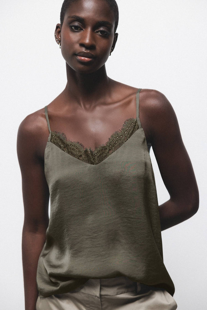 Top lingerie con scollo a V e dettaglio in pizzo