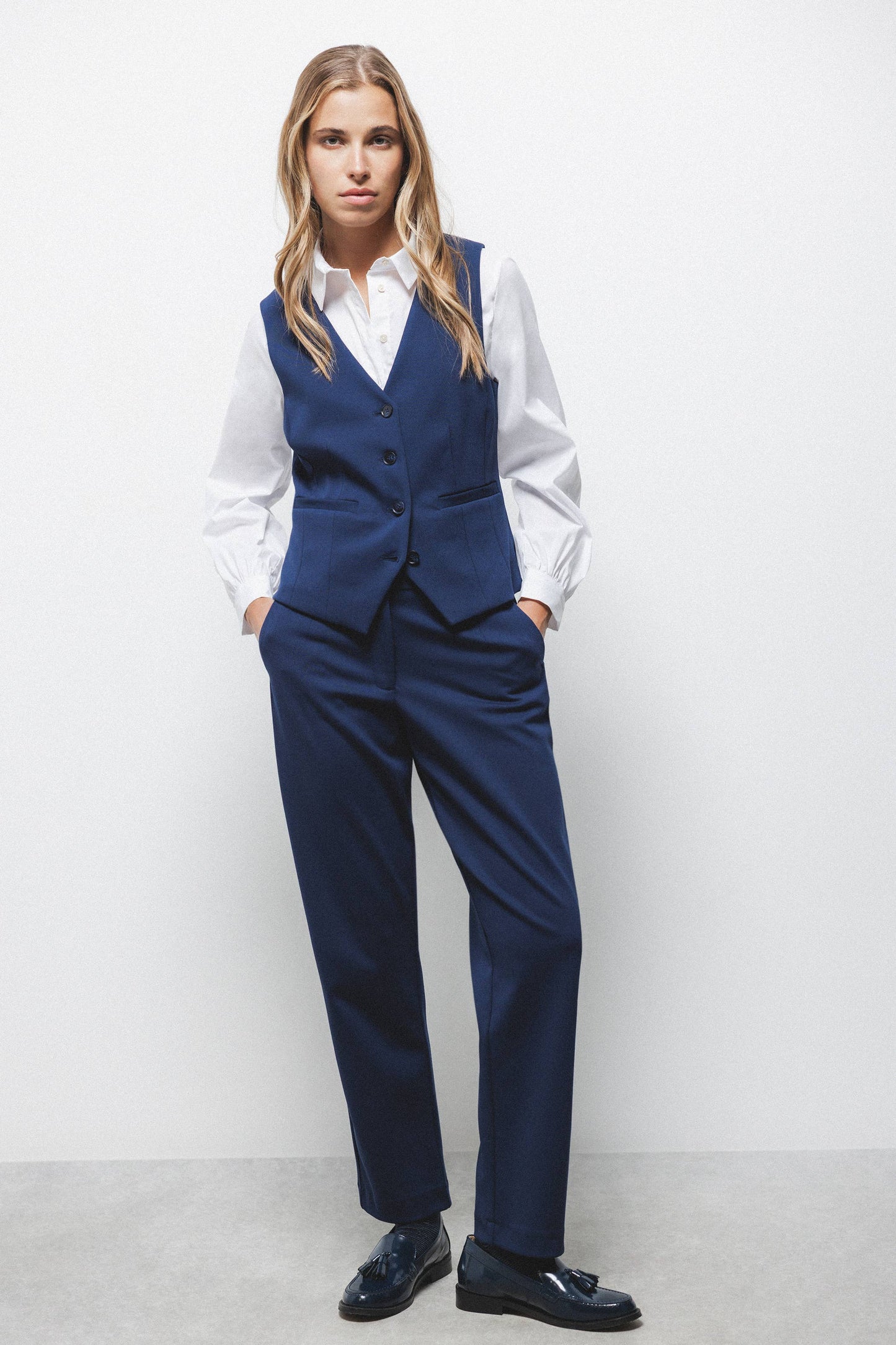 Gilet sartoriale blu navy con scollo a V