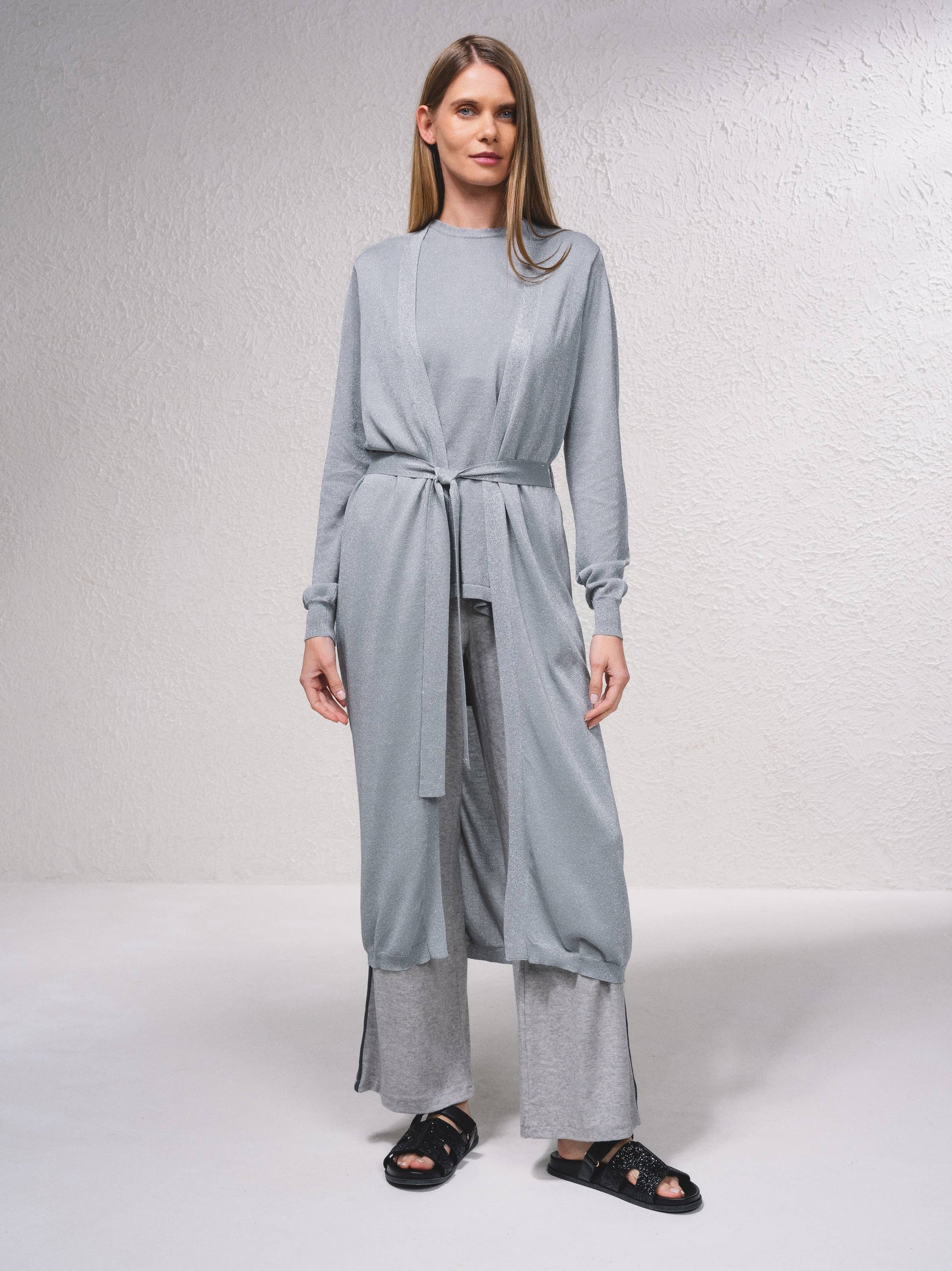 Cappotto lungo lucido con cintura