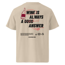 T-shirt unisex in cotone biologico con stampa “Wine is always the best answer”