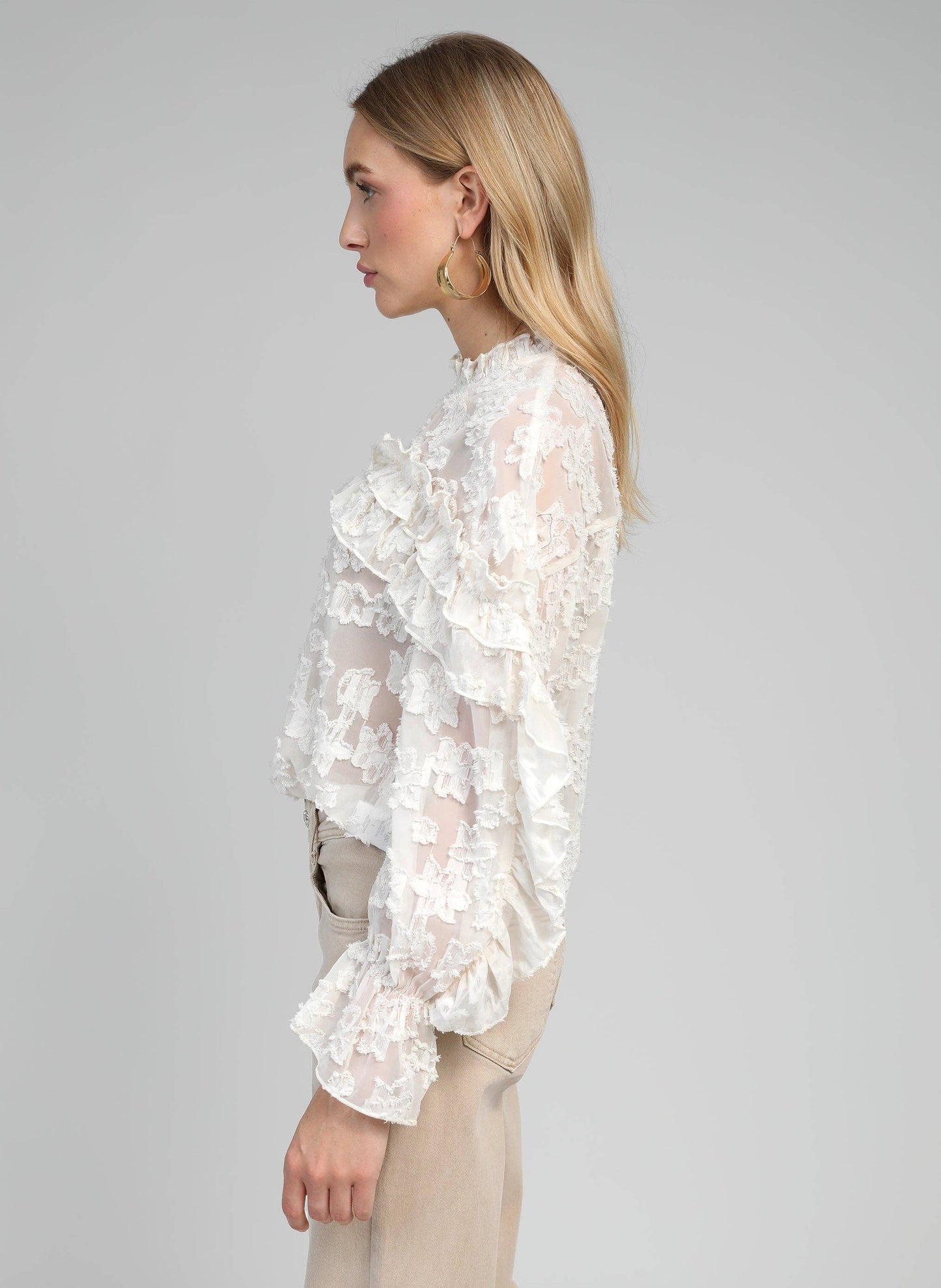 Camicia Soely écru in jacquard trasparente con volant