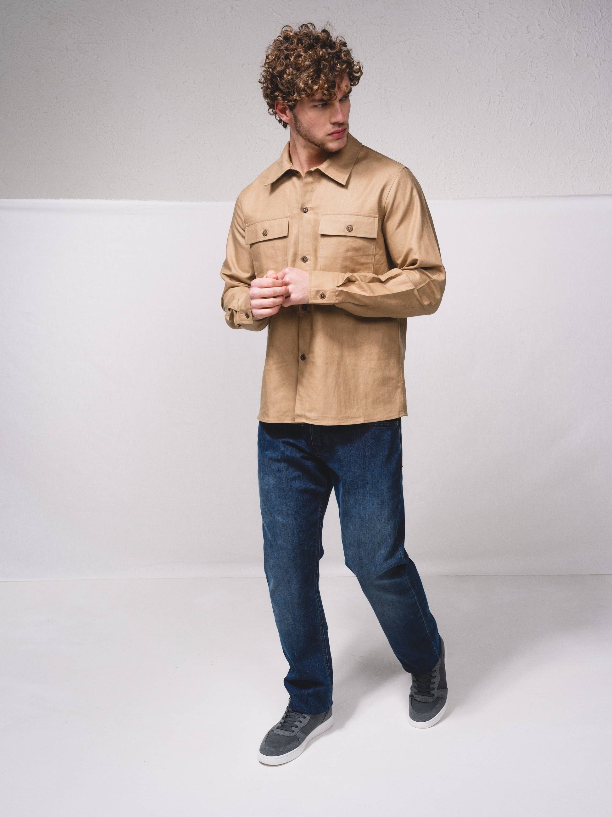 Camicia uomo in misto lino con doppie tasche