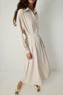 Abito camicia maxi plissettato con cintura