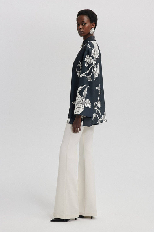 Camicia oversize in raso con stampa floreale bicolor