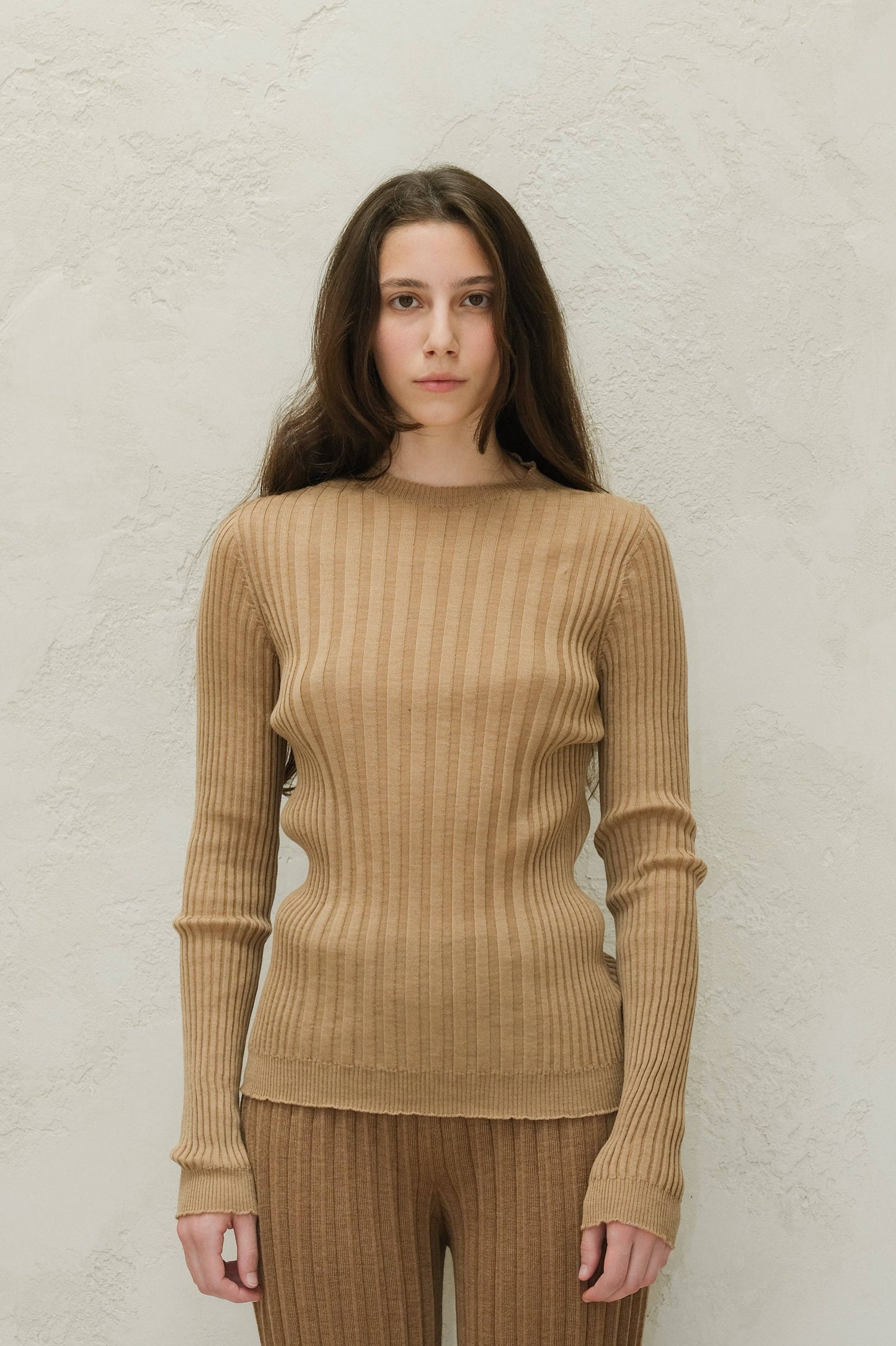 Maglione girocollo a costine in lana merino extra fine