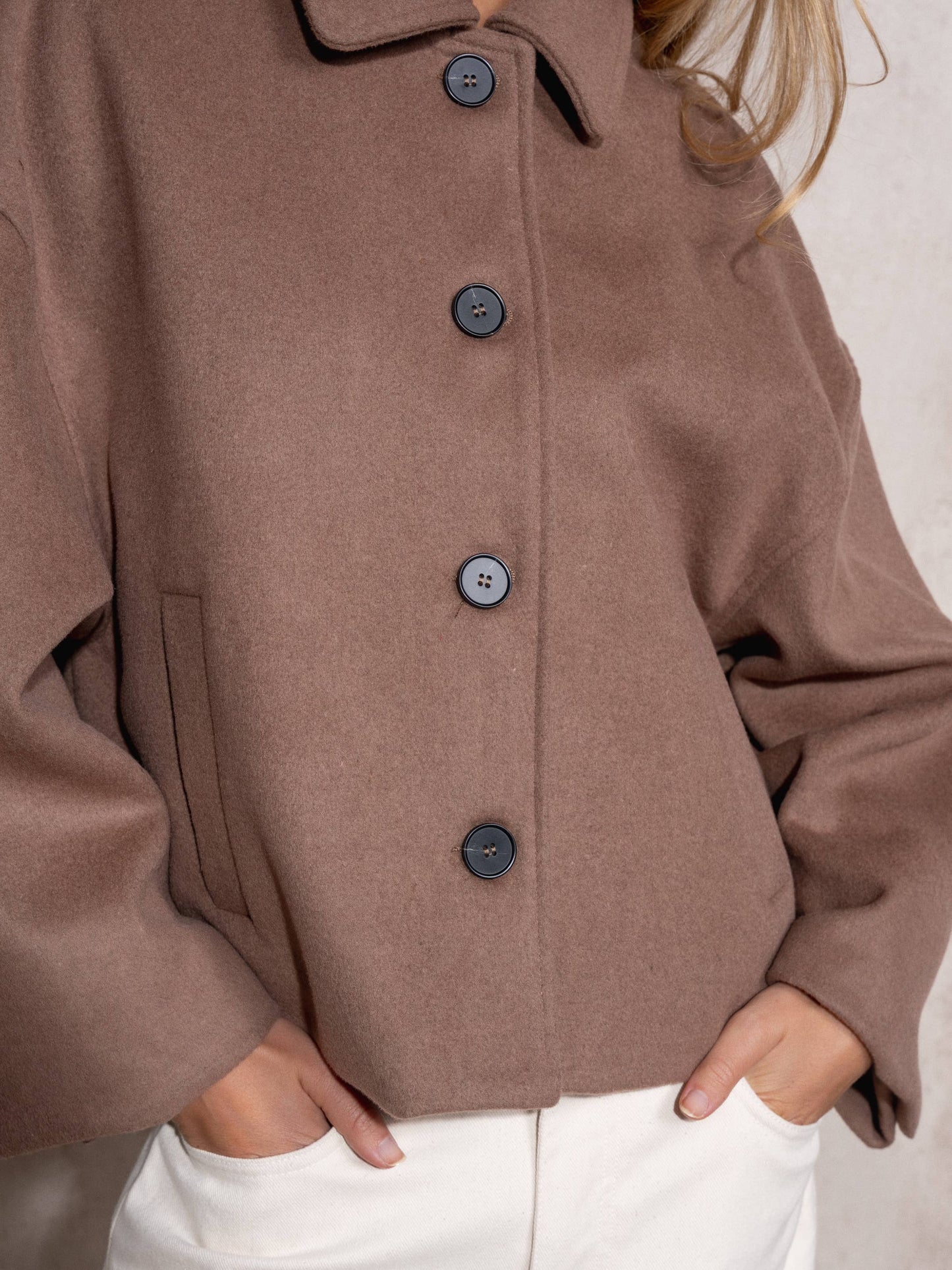 Cappotto corto oversize in misto lana